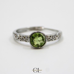Bague en cuivre blanc ajustable facetté Péridot AA