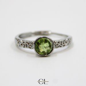 Bague en cuivre blanc ajustable facetté Péridot AA