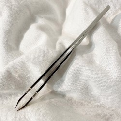 Pince à épiler à mors biseautés